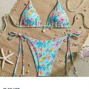 BIKINIS - 7/10