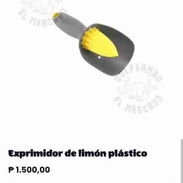 Vendo exprimidor plástico de limón. - Img 56341571