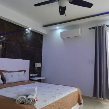 🏠 Hostal De Lujo Sevillano. Confort Total con Wifi incluído y Energía Eléctrica las 24 horas.Capacidad para 14 personas - Img 116850245