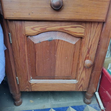 Cama estilo nórdico importada con sus mesitas. Sin detalles. La vendo con colchón - Img 126313780