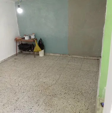 Rebajada de precio a 12 mil. Casa recién remodelada de 3 cuartos con puerta a la calle y placa libre - Img 96104920