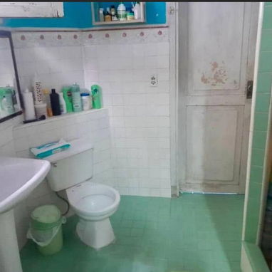 🏡 SE VENDE CASA INDEPENDENDIENTE CON GARGAE, de dos niveles, azotea libre, en excelente zona de PLAYA - Img 120923302