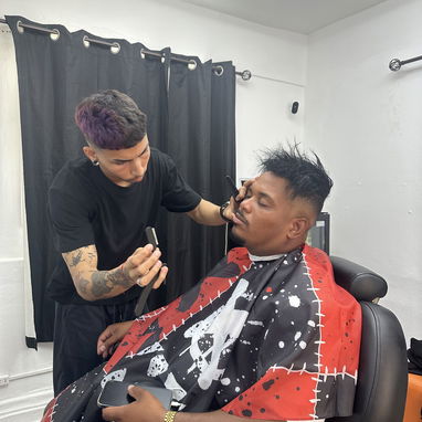 Llégate a nuestro Vibra Barber Studio y vive la experiencia - 3/5