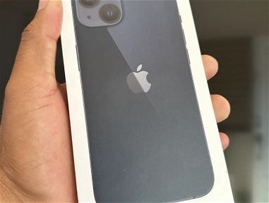 iPhone 13 NUEVO en su caja - Img main-image
