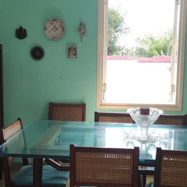 Ref# 80. Casa biplanta en altos super céntrica con 4 cuartos y placa libre!!! - 5/10
