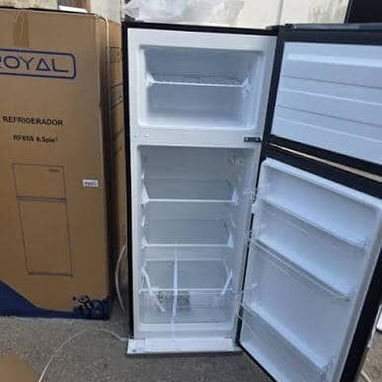 Refrigerador Royal 8.5cuft*  - Color: Gris en 380 usd - 4/5