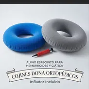 Vendo cojín antiescaras,para alivio de la ciática y hemorroides,se compró y no se uso lo doy con su bombita todo en 2USD - Img 57587535
