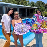 Regalos 🎁 sorpresa con conejo gigante - Img 56531018