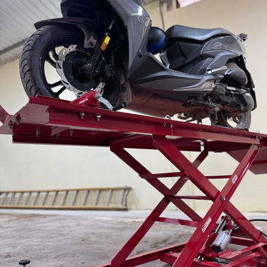 Elevador hidráulico/neumático para motos,levanta hasta 450kg.Ideal para su taller - 3/5