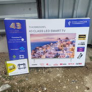 Tv smart tv  challenger 43 pulgadas ✅️incluye base pared  y 2 mandos distancia - Img 56079401