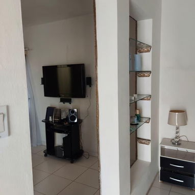 100_El palacio en SAN MIGUEL EN PAULA [ Siboney ] Se venden 3 casas juntas ‼️‼️‼️ dos abajo,puertas de calle,una al lado - Img 122061096