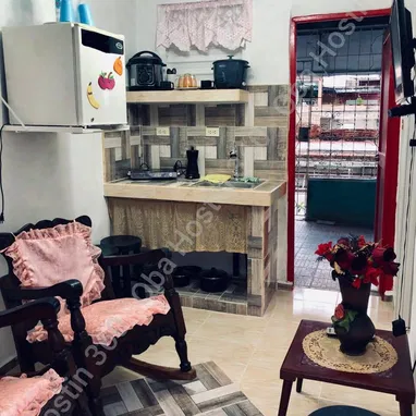 RENTA hostal de 2 habitaciones con Qba Hostin 360 en el centro de BAYAMO, GRANMA - 6/10