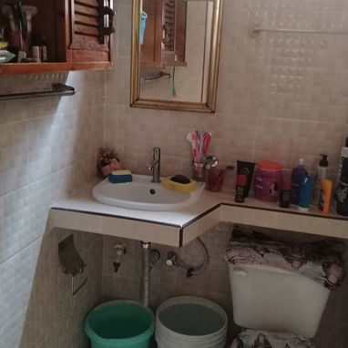 Vendo apaurtamento biplanta en 10000 USD, con $ en mano me ajusto, en 10 de octubre, de 2 cuartos. Baño y cocina, acabad - 4/10