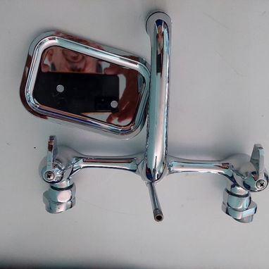 Vendo sólida mezcladora de fregadero para tuberías en la pared separadas de 17.5 a 23 cm. Llamar a Benjamin al 58269777 - 3/7