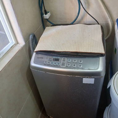 Se vende apto de 2 cuartos en el Vedado totalmente restaurado en excelente zona!!! - Img 118409229