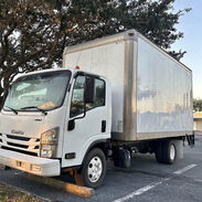 Camión Isuzu 2016 diesel Caja cerrada, rampa elevadora - Img 57210665