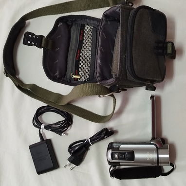 Vendo tablet rota y camara Canon de uso - Img 123181917
