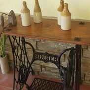 Conjunto de mesa, botellas y plancha antigua - Img 45579650