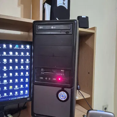 Vendo computadora entera lista para usar. Mas silla de computadora. 200 usd todo. 53583761 - Img 110182482