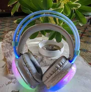 18 USD - AUDIFONO DE CASCO, VARIEDAD DE COLORES, NUEVOS EN CAJAS - Img 47546404