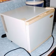 Vendo MINI BAR 40 usd . Interesado contactar #51284260 es de uso pero funciona al 100. - Img 58027599