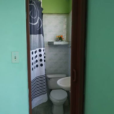 Se renta apartamento independiente en Centro Habana - Img 121308446