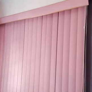 BELLAS CORTINAS VERTICALES ESTILO AMÉRICANO - Img 121509228