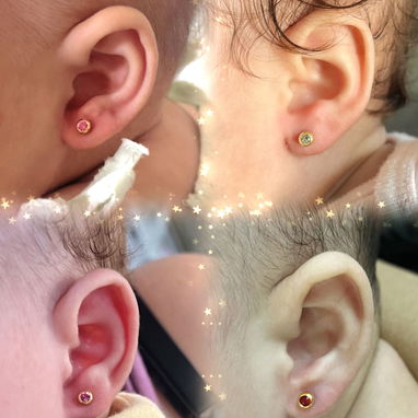 Perforación y colocación de aretes antialérgicos - 9/10