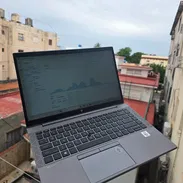 Laptop HP ZBook Firefly 14 G7  (Básicamente Nueva) - Img 55717678