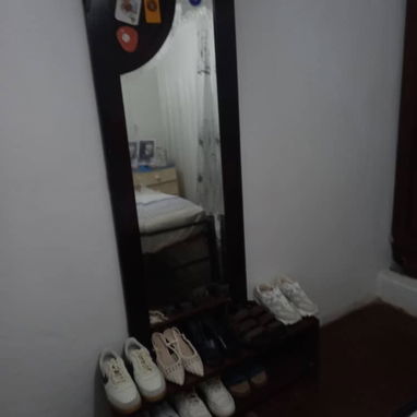 La Casa cuenta con Sala, Cocina Comedor, Baño y dos Cuartos en Barbacoa.... Cerca del Calixto García y de la Universidad - Img 120939832