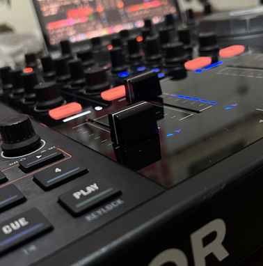Controlador para Dj NI Traktor Kontrol S4 - Img 91053047
