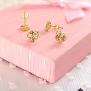 LM Joyeria. Aretes Van Cleef originales oro 10k.  Incluimos garantía. Precios en cada foto. Mensajería disponible. - Img 50397977