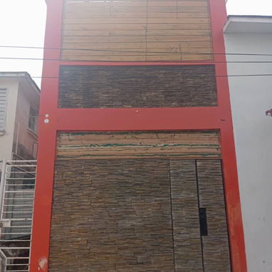 **SE ALQUILA LOCAL COMERCIAL DE DOS PLANTAS EN PLAYA, LA HABANA** - 2/2