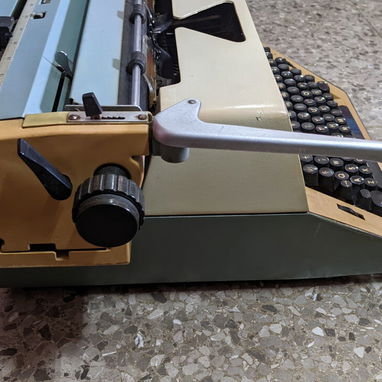 Máquina de escribir Robotron, Alemania años 70. - Img 124201630