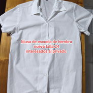 Blusa de escuela de primaria nueva. Talla 24 no es tan grande. - Img 55754936