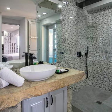 "Lujoso Apartamento en el Vedado con hermosas vistas al mar" - Img 124429532