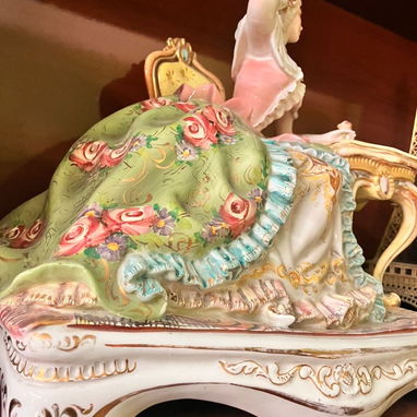 VENDO MUÑECA GRANDE DE PORCELANA ITALIANA ANTIGUA. COMUNICARSE AL 54312796 CON ISABEL - Img 115099159