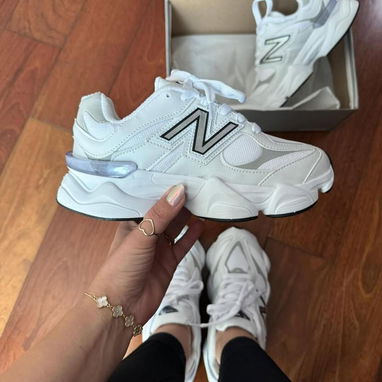 Zapatos New Balance Rosados 9060 - Img 121735641