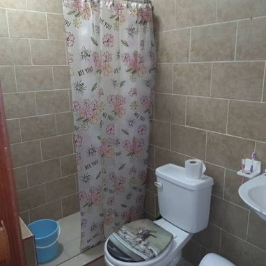 Se vende casa súper grande de 3 cuartos - 7/10