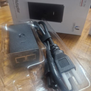 Adaptador PoE 24V 0.3A Marca Ubiquiti. Interesados al 53998989 o 54981957 - Img 115037983