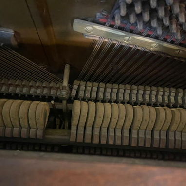 se vende piano de pared , perfecto estado - 3/6