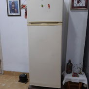 Vendo Refrigerador GoldStar grande con máquina LG nueva Jorge 5282-7867 - Img 54534995
