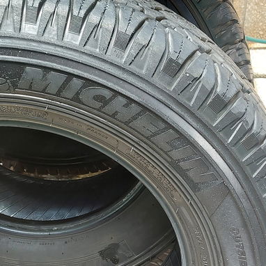 Se venden 5 gomas michelin 265/65R17 - 2/3