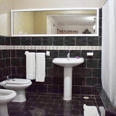 Cod. Z | 馃嚚馃嚭 Renta de Mansi贸n con Piscina en Miramar |8 Habitaciones - Img 116821214