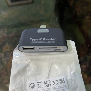Adaptador tipo C con salida de varios lectores de tarjeta para su móvil y un puerto usb - Img 67430980