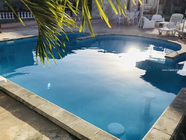 Hermosa casa con piscina a solo 4 cuadras de la playa de Guanabo 🌅🌴 - Img 64198635
