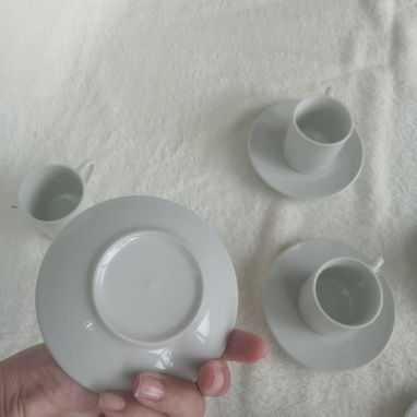 TAZAS DE CAFÉ BLANCAS DE 6 TAZAS Y 6 PLATOS, ENTREGA DE FACTURA, VARIEDAD DE ÚTILES DEL HOGAR, ETC - Img 120784809