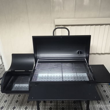 Parrilla de Carbón con Ahumador Lateral BBQ, Garantía de 7 días, Entrega por un mínimo costo adicional para toda La Haba - Img 118419580