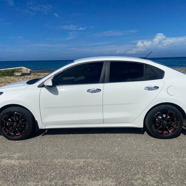 Vendo o negocio Kia Río, 2019 nuevo de paquete carro impecable - Img 109968400