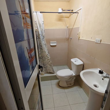 Se vende apartamento en bajos, Reparto Marti. - Img 125521658